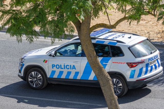 ΜΥΣΤΗΡΙΟ ΣΤΗΝ ΠΟΡΤΟΓΑΛΙΑ: ΠΑΙΔΙΑ 3 ΚΑΙ 5 ΕΤΩΝ ΠΕΡΙΦΕΡΟΝΤΑΝ ΜΟΝΑ ΤΟΥΣ ΣΕ ΑΥΤΟΚΙΝΗΤΟΔΡΟΜΟ