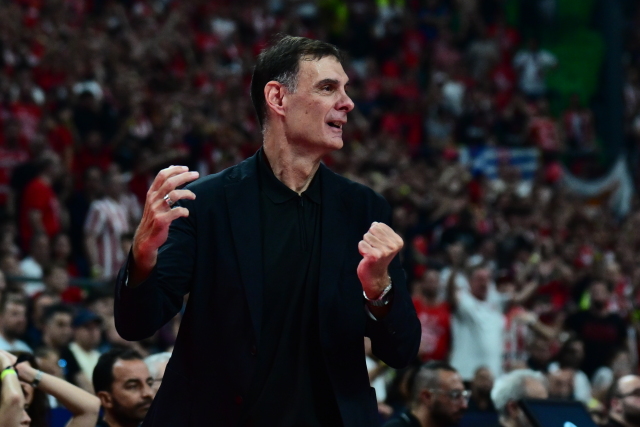 Οι πρώτες δηλώσεις του Μπαρτζώκα μετά τον θρίαμβο του Ολυμπιακού: «Υποφέραμε σήμερα αλλά τα καταφέραμε»