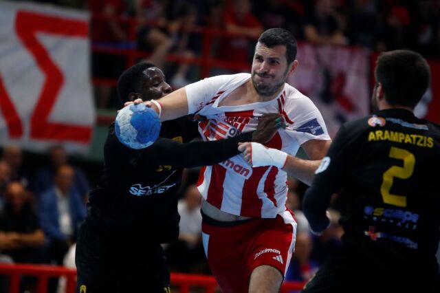 &Omicron; &Omicron;&lambda;&upsilon;&mu;&pi;&iota;&alpha;&kappa;ό&sigmaf; &nu;ί&kappa;&eta;&sigma;&epsilon; 36-30 &tau;&eta;&nu; &Alpha;&Epsilon;&Kappa; &kappa;&alpha;&iota; &alpha;&pi;έ&chi;&epsilon;&iota; έ&nu;&alpha; &beta;ή&mu;&alpha; &alpha;&pi;ό &tau;&omicron;&nu; &tau;ί&tau;&lambda;&omicron; &sigma;&tau;&omicron; &chi;ά&nu;&tau;&mu;&pi;&omicron;&lambda; &alpha;&nu;&delta;&rho;ώ&nu;