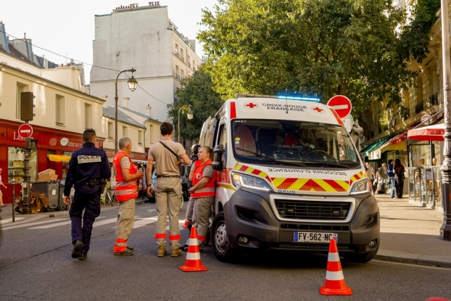 &Gamma;&alpha;&lambda;&lambda;ί&alpha;: &Pi;&rho;&omega;&tau;&omicron;&phi;&alpha;&nu;ή&sigmaf; &gamma;&iota;&alpha; &tau;&eta;&nu; &epsilon;&pi;&omicron;&chi;ή &kappa;&alpha;ύ&sigma;&omega;&nu;&alpha;&sigmaf; &pi;&lambda;ή&tau;&tau;&epsilon;&iota; &tau;&eta; &chi;ώ&rho;&alpha;, έ&nu;&alpha;&sigmaf; &nu;&epsilon;&kappa;&rho;ό&sigmaf; &sigma;&epsilon; &alpha;&gamma;ώ&nu;&alpha; &delta;&rho;ό&mu;&omicron;&upsilon; &sigma;&tau;&omicron; &Pi;&alpha;&rho;ί&sigma;&iota;