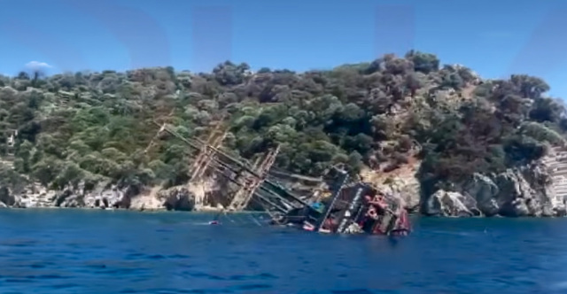 Πανικός ανοιχτά της Μαρμαρίδας: Βυθίστηκε «πειρατικό» σκάφος με 148 επιβάτες, πήδηξαν στη θάλασσα για να σωθούν