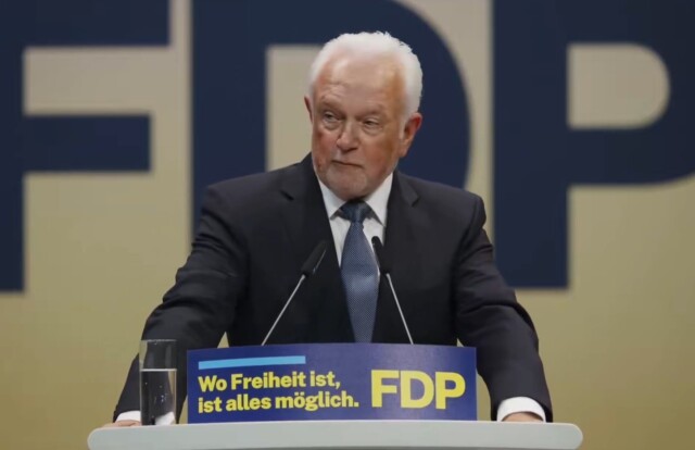 Νέος αρχηγός του γερμανικού FDP o Βόλφγκανγκ Κουμπίκι, διαδέχεται τον παραιτηθέντα Κρίστιαν Ντυρ