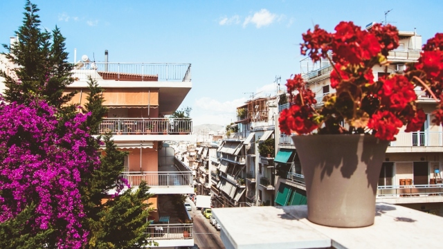 Πρωταγωνιστές της αγοράς τα νεόδμητα ακίνητα: Σε ποιες περιοχές καταγράφονται οι υψηλότερες τιμές