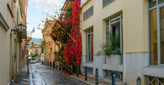 ΤΟ ΣΤΕ ΚΑΛΕΙΤΑΙ ΝΑ ΑΠΟΦΑΣΙΣΕΙ ΑΝ ΜΠΟΡΟΥΝ ΝΑ ΛΕΙΤΟΥΡΓΟΥΝ AIRBNB ΣΤΗΝ ΠΕΡΙΟΧΗ ΤΗΣ ΠΛΑΚΑΣ
