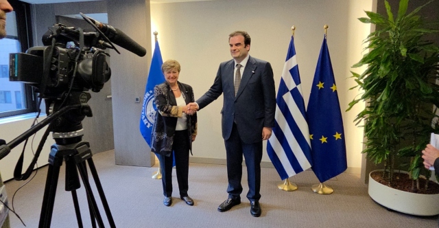 ΣΥΝΑΝΤΗΣΗ ΠΙΕΡΡΑΚΑΚΗ ΜΕ ΤΗ ΔΙΕΥΘΥΝΤΡΙΑ ΤΟΥ ΔΝΤ: «ΗΓΕΤΙΚΟΣ ΡΟΛΟΣ ΤΗΣ ΕΛΛΑΔΑΣ ΣΤΗ ΝΑ ΕΥΡΩΠΗ - Η ΕΛΛΗΝΙΚΗ ΟΙΚΟΝΟΜΙΑ ΑΝΑΜΕΣΑ ΣΤΙΣ ΚΟΡΥΦΑΙΕΣ»