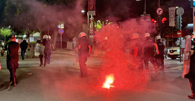 Σοβαρά επεισόδια έξω από το σπίτι των ιδιοκτητών της ΑΕΛ μετά από συλλαλητήριο οπαδών στη Λάρισα, συλλήψεις και προσαγωγές, βίντεο 