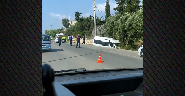 ΑΝΔΡΑΣ ΣΤΗΝ ΤΟΥΡΚΙΑ ΕΠΙΤΕΘΗΚΕ ΣΕ ΟΔΗΓΟ ΜΙΝΙ ΛΕΩΦΟΡΕΙΟΥ, ΠΗΡΕ ΤΟΝ ΕΛΕΓΧΟ ΤΟΥ ΟΧΗΜΑΤΟΣ ΚΑΙ ΠΕΘΑΝΕ ΜΕΤΑ ΑΠΟ ΤΡΟΧΑΙΟ ΛΙΓΟ ΑΡΓΟΤΕΡΑ, ΔΕΙΤΕ ΒΙΝΤΕΟ