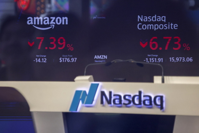 Τεχνολογικοί τριγμοί γκρέμισαν τη Wall Street: Βουτιά άνω του 2% για τον Nasdaq 