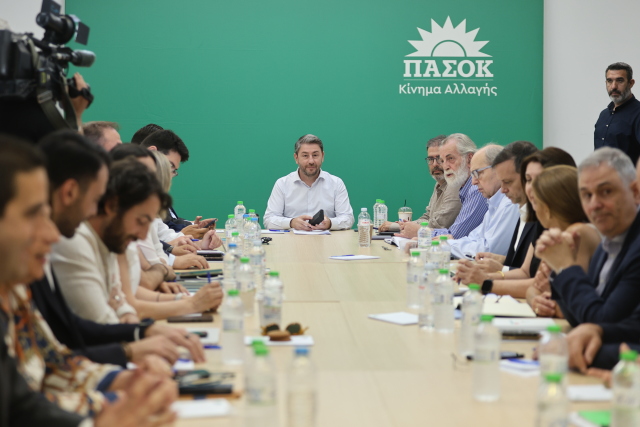 ΠΑΣΟΚ: Στρατηγική αναχαίτισης αποχωρήσεων προς Τσίπρα με αναφορά στον Ανδρέα Παπανδρέου