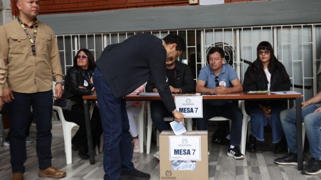 ΕΕ επιβεβαιώνει ομαλή διεξαγωγή δεύτερου γύρου προεδρικών εκλογών στην Κολομβία χωρίς παρατυπίες