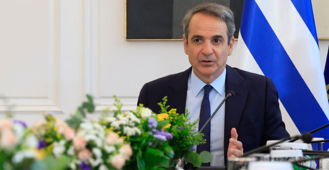 ΜΗΤΣΟΤΑΚΗΣ ΓΙΑ ΤΟΝ ΘΑΝΑΤΟ ΤΟΥ ΒΑΣΙΛΗ ΛΕΒΕΝΤΗ: ΥΠΗΡΞΕ ΜΙΑ ΞΕΧΩΡΙΣΤΗ ΠΡΟΣΩΠΙΚΟΤΗΤΑ ΣΤΗ ΔΗΜΟΣΙΑ ΖΩΗ