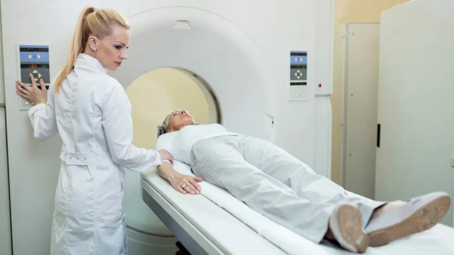 PET/CT: Η σύγχρονη εξέταση που δείχνει «πού είναι» ο όγκος και «πως συμπεριφέρεται»