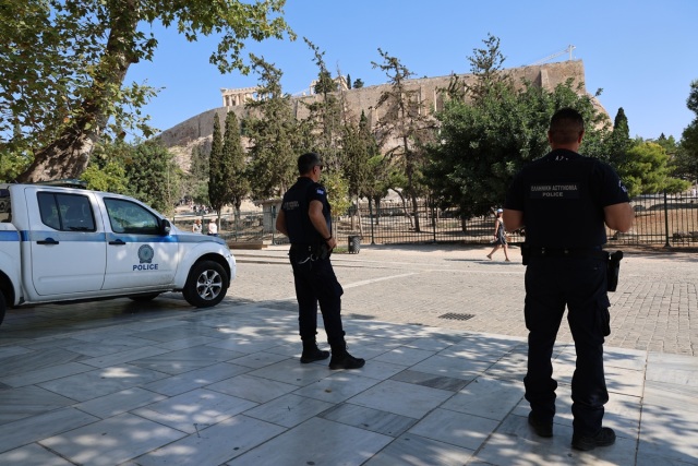 «ΜΕΜΟΝΩΜΕΝΟ» ΤΟ ΠΕΡΙΣΤΑΤΙΚΟ ΣΤΗΝ ΑΚΡΟΠΟΛΗ, ΛΕΕΙ Ο ΕΟΤ -  ΕΞΙΤΗΡΙΟ ΣΗΜΕΡΑ ΓΙΑ ΤΟΥΣ ΔΥΟ ΤΟΥΡΙΣΤΕΣ