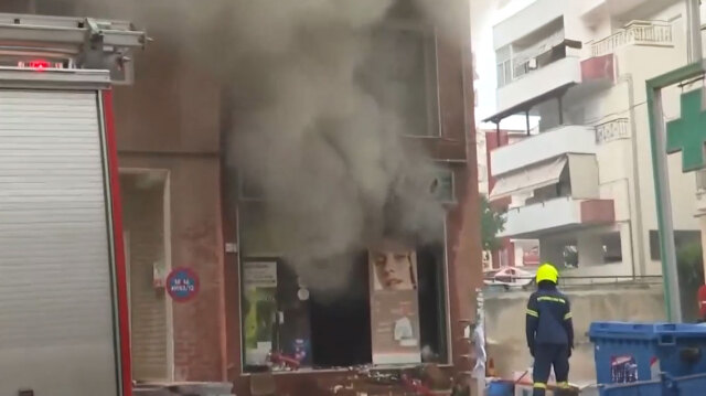 ΦΩΤΙΑ ΤΩΡΑ ΣΕ ΥΠΟΓΕΙΟ ΦΑΡΜΑΚΕΙΟΥ ΣΤΟΝ ΕΥΟΣΜΟ, ΚΙΝΗΤΟΠΟΙΗΣΗ ΤΗΣ ΠΥΡΟΣΒΕΣΤΙΚΗΣ, ΔΕΙΤΕ ΒΙΝΤΕΟ
