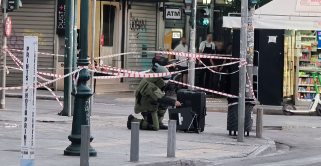 Λήξη συναγερμού στο Μοναστηράκι: Δεν βρέθηκε εκρηκτική ύλη στη βαλίτσα, άνοιξαν οι δρόμοι στο κέντρο