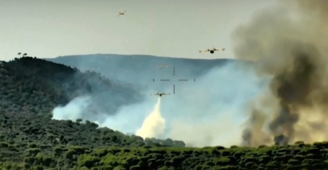 Καρέ-καρέ η μάχη με τις πυρκαγιές στην Ισπανία: Ελικόπτερα και αεροσκάφη σε διαρκείς ρίψεις
