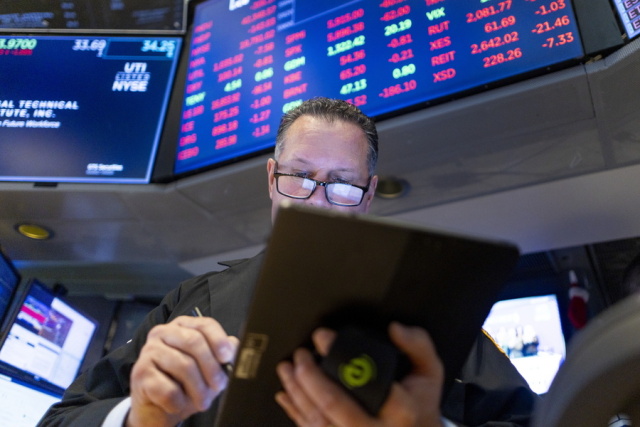 Ράλι ανακούφισης στη Wall Street – Η Microsoft αναβίωσε το AI trade 