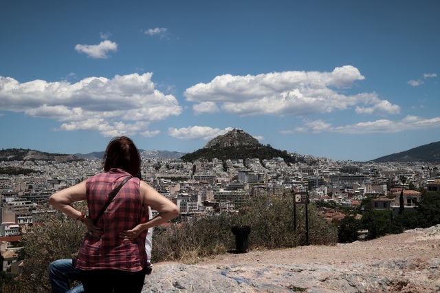 Δήμος Αθηναίων: Κλείνουν από τα μεσάνυχτα οι λόφοι Λυκαβηττού και Φινόπουλου λόγω ακραίου κινδύνου πυρκαγιάς