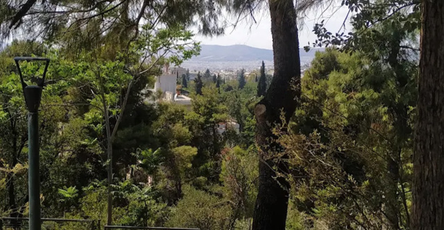Κλείνει τα μεσάνυχτα ο λόφος Φινόπουλου στην Αθήνα λόγω αυξημένου κινδύνου εκδήλωσης πυρκαγιάς