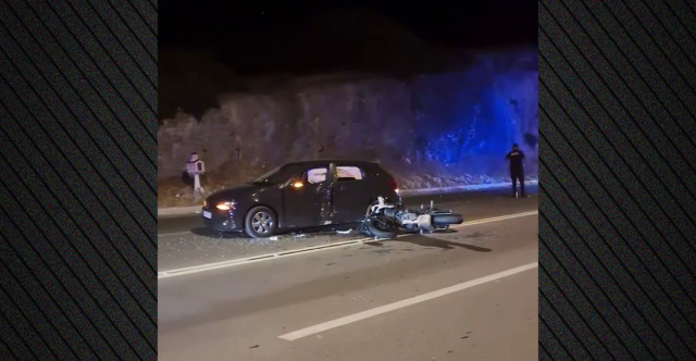 Σοβαρό τροχαίο από αναστροφή ΙΧ στην Αθηνών-Σουνίου: Συγκρούστηκε με μηχανή της ΔΙΑΣ, δύο αστυνομικοί τραυματίες, βίντεο
