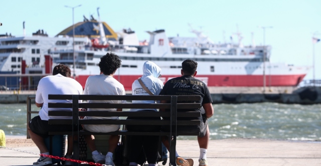 Τουλάχιστον μέχρι τις 16:00 το απαγορευτικό απόπλου από Ραφήνα και Λαύριο λόγω των ισχυρών ανέμων, κανονικά τα δρομολόγια από Πειραιά