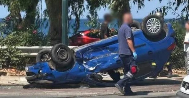 Αυτοκίνητο βρέθηκε ανάποδα σε κεντρικό δρόμο της Πάτρας μετά από τροχαίο | Επικαιρότητα στο PlusTV.gr