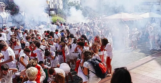 Αναστάτωση σε εορταστικές εκδηλώσεις στην Ισπανία: Πυροτεχνήματα εξερράγησαν μέσα σε πλήθος, τουλάχιστον 50 τραυματίες