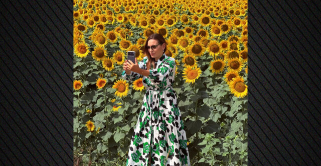 Η Όλγα Κεφαλογιάννη ανέβασε στο Instagram της φωτογραφία της με ηλιοτρόπια | Επικαιρότητα στο PlusTV.gr