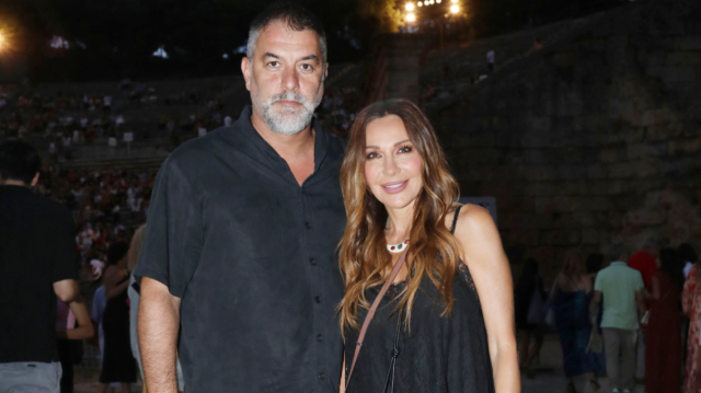 Δέσποινα Βανδή για Βασίλη Μπισμπίκη: Κοιμόμαστε κάθε βράδυ αγκαλιά, μεταξύ μας υπάρχει βαθιά αγάπη