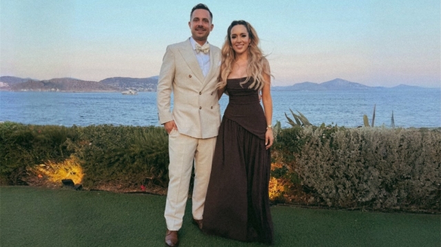 Η Καλομοίρα και ο Γιώργος Μπούσαλης έγιναν κουμπάροι: Ένα υπέροχο καλοκαίρι και ένας όμορφος γάμος, έγραψε η τραγουδίστρια