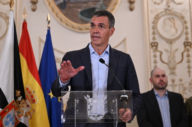 Δεν υπάρχει αδιάσειστο στοιχείο ότι το Μαρόκο σχεδίασε τη μαζική εισροή μεταναστών στη Θέουτα, λέει ο Σάντσεθ