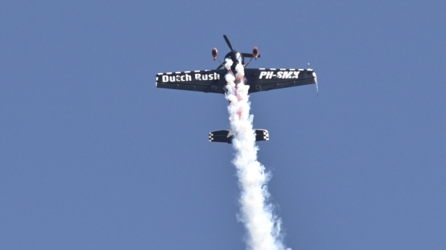Athens Flying Week: Εντυπωσιακές εικόνες από τα ακροβατικά σμήνη και τους αλεξιπτωτιστές | Επικαιρότητα στο PlusTV.gr