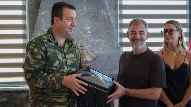Ο Αντώνης Καράτζης τιμήθηκε για την προσφορά του στις Ένοπλες Δυνάμεις | Επικαιρότητα στο LivePress.gr