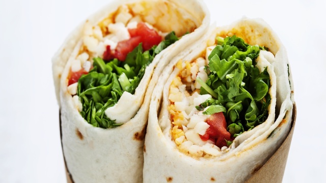 Μεσογειακό wrap με τυρί κρέμα, λαχανικά και μυρωδικά | Επικαιρότητα στο LivePress.gr