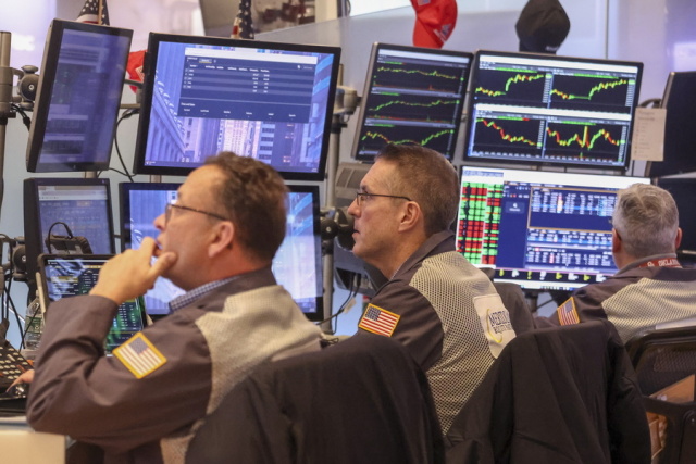 Τετραήμερο καθοδικό σερί για τη Wall Street – Στο κόκκινο όλοι οι δείκτες 