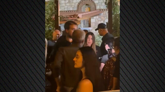Συντετριμμένη η Άντζελα Δημητρίου στη λαϊκή αγρυπνία για τον Γιώργο Μαζωνάκη, δείτε βίντεο 