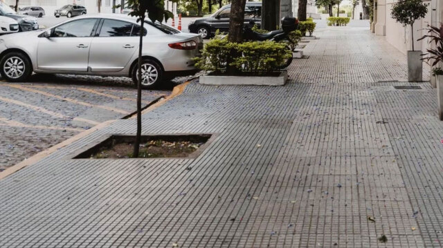 Το Μαρόκο σκάβει την άσφαλτο για να καταπολεμήσει τον μεγάλο εχθρό της νότιας Ευρώπης | Επικαιρότητα στο PlusTV.gr