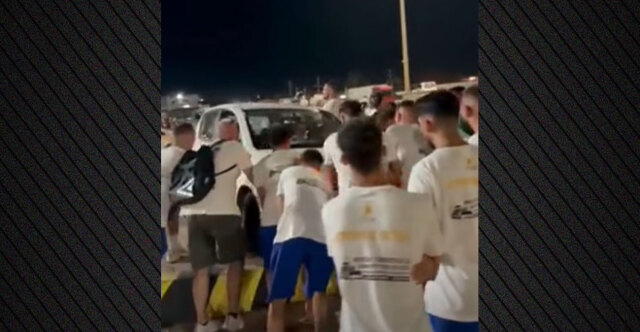 Παίκτες του Ατρομήτου Πατρών... σήκωσαν στα χέρια ΙΧ στο λιμάνι της Ζακύνθου, δείτε βίντεο | Επικαιρότητα στο LivePress.gr