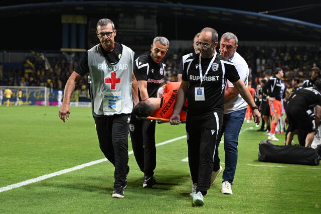 Απίστευτη ατυχία στον ΠΑΟΚ: Αναγκαστικές αλλαγές για Άλι, Παβλένκα που υπέστησαν εξάρθρωση ώμου στο Αγρίνιο, δείτε βίντεο