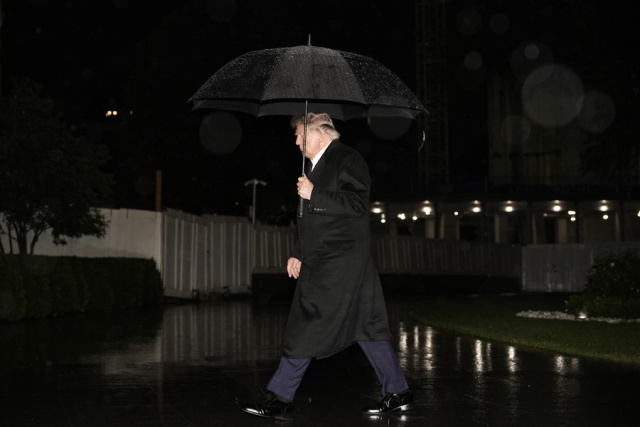 Ο Ντόναλντ Τραμπ αποπληρώνει τα δικά του δάνεια ενώ εκτοξεύεται το δημόσιο χρέος των ΗΠΑ | Επικαιρότητα στο LivePress.gr