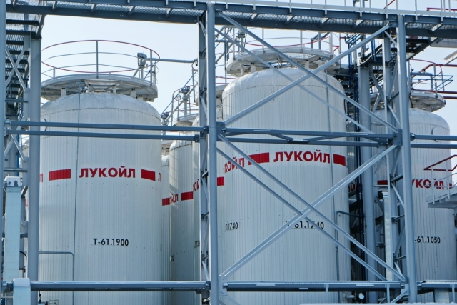 Έλεγχο σε ρωσικό πετρέλαιο με αραβική βοήθεια θέλει η Ουάσινγκτον: Προχωρημένες συζητήσεις για τα διεθνή assets της Lukoil με τις ευλογίες Τραμπ