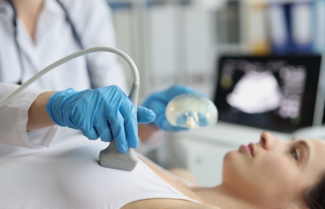 Βρετανία: Το NHS προχωρά στην έρευνα 4.500 περιστατικών καρκίνων του μαστού μετά από σοβαρές αστοχίες