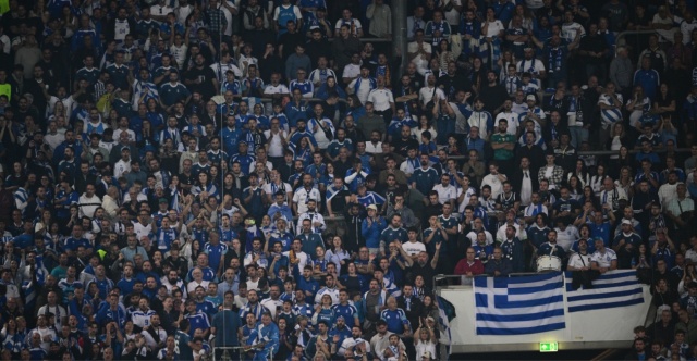 Πάρτι στις εξέδρες και χαμός στα αποδυτήρια μετά το ιστορικό διπλό της Εθνικής στη Γερμανία, δείτε βίντεο