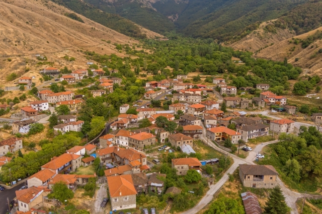 Σε 8 περιοχές επεκτείνεται το πρόγραμμα επιδότησης έως €10.000 για μόνιμη εγκατάσταση στην περιφέρεια:  Ποιοι μπορεί να ενταχθούν