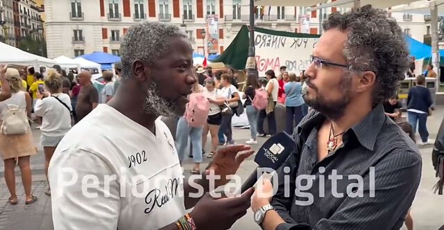 Επικό βίντεο: Ισπανός κομμουνιστής, ιδιοκτήτης δύο διαμερισμάτων που τα νοικιάζει σε μετανάστες, κατέβηκε σε διαδήλωση για το στεγαστικό!