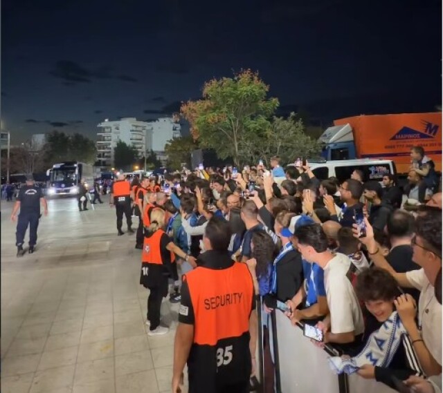 Εθνική ποδοσφαίρου: Αποθέωση στην άφιξη της αποστολής στην Τούμπα, δείτε βίντεο | Επικαιρότητα στο LivePress.gr