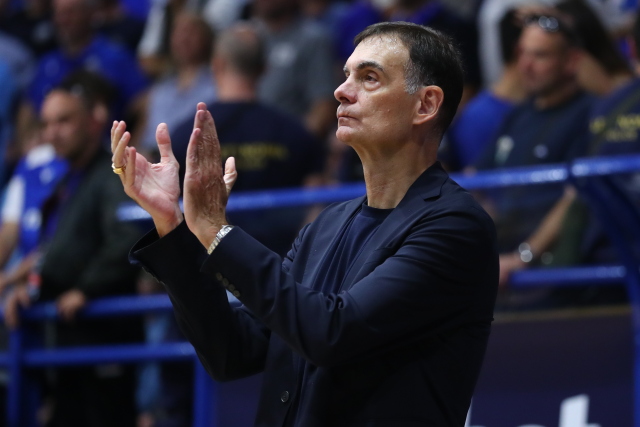 Μπαρτζώκας για το βαρύ πρόγραμμα του Ολυμπιακού: Μας φαντάζει το αυριανό ρεπό και το γεγονός ότι παίζουμε την Παρασκευή σαν να είμαστε διακοπές