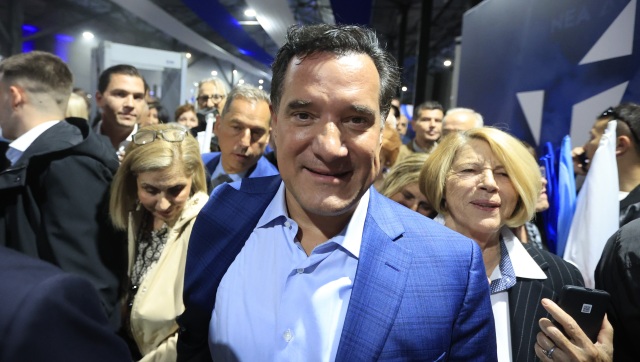 Γεωργιάδης: Απορώ με υπουργούς που επέλεξαν να λείπουν από τη γιορτή της ΝΔ επειδή λέει είχαν άλλες υπουργικές υποχρεώσεις