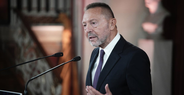 Στουρνάρας: Πρέπει να ανοίξουμε τα κλειστά σπίτια, όχι μόνο να χτίσουμε νέα - Success story η αρχαία ελληνική οικονομία