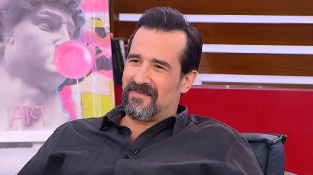 Τάσος Νούσιας: Ακόμα κι αν νομίζουμε ότι παίρνουμε αποφάσεις, πιστεύω ότι οι γυναίκες κάνουν πάντα το κουμάντο